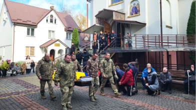 Будував храми, а потім пішов на фронт: на Волині поховали сапера Віктора Савчука, який загинув на Курщині