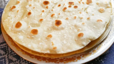 Хліб закінчився? Ось як за 10 хвилин приготувати домашній лаваш на сковороді