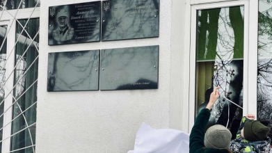 У громаді на Волині п’ятьом ліцеїстам-Героям встановили меморіальні дошки