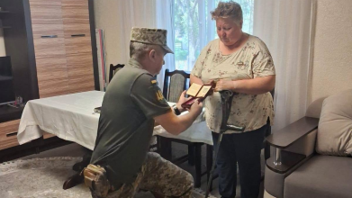 Матір Героя з Волині отримала орден, яким її сина нагородили посмертно
