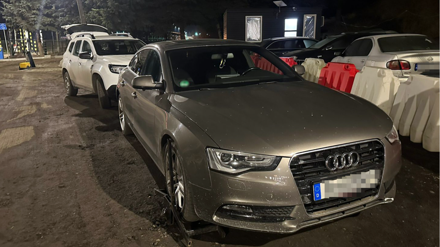 На Волині на кордоні з Польщею затримали викрадену Audi
