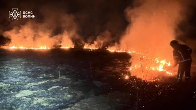 На Волині понад 12 годин гасили торф: за добу ліквідували 13 загорань сухої трави на 10 гектарах
