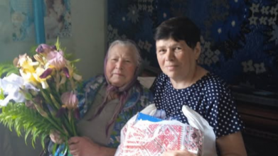 Один з онуків захищає Україну: вчителька з Волині відзначила 90-річчя