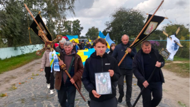 Життя обірвалось внаслідок важких поранень: на Волині попрощались з Героєм Володимиром Андрійчуком