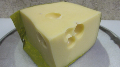 Потрібна лише крапля йоду: як за 2 секунди перевірити твердий сир на вміст пальмової олії