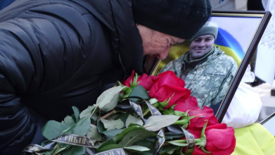 Після довгих місяців невідомості: на Волині провели в останню путь захисника Віталія Дудика