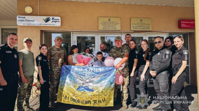 Не бачив дружину всю вагітність: у поліцейського-добровольця з Волині народилася донечка