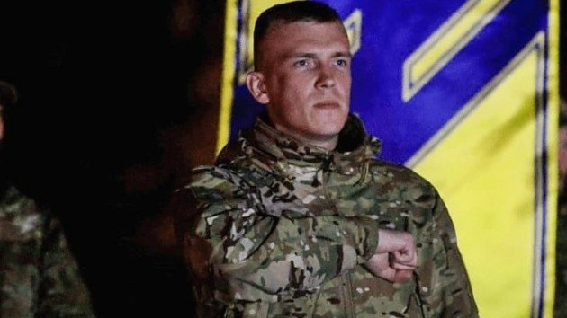 Командир «Азова» у російській тюрмі привітався з бійцями гаслом «Слава Україні!»