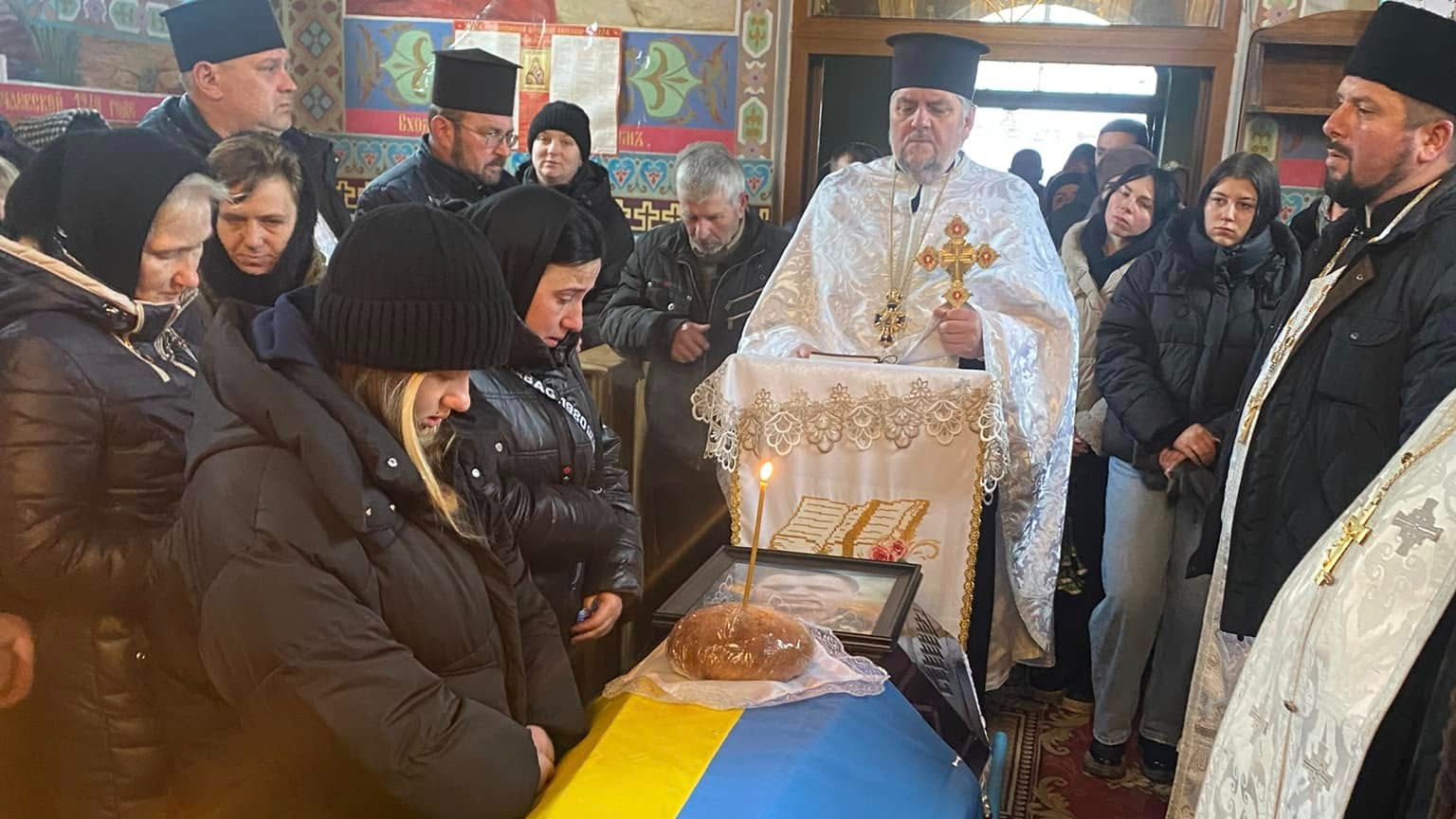 Понад рік вважався зниклим безвісти: У Луцькому районі попрощалися з Героєм Олександром Юрчуком