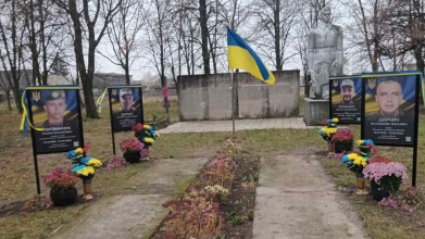 У селі на Волині встановили пам’ятні банери зі світлинами загиблих Героїв