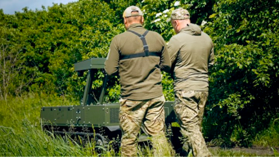 Військові 14 ОМБр показали роботу наземних дронів у бойових умовах