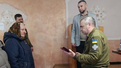 Матері загиблого захисника з Волині вручили посмертний орден сина