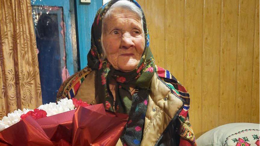 Її життєвий шлях — це приклад стійкості та любові: у волинській громаді привітали довгожительку