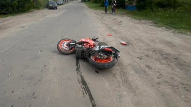 На Волині зіткнулись авто та мотоцикл: у водія двоколісного – політравма