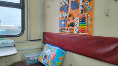 Зігрітися, зарядитися і перепочити: у місті на Волині запрацював «Вагон незламності»