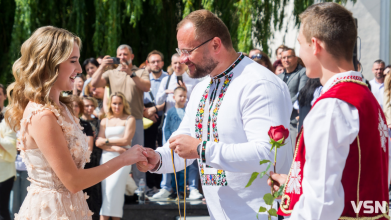 Без золотих і срібних медалей: як заохочуватимуть старшокласників у Луцьку