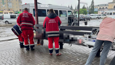 На Волині жінка померла на зупинці