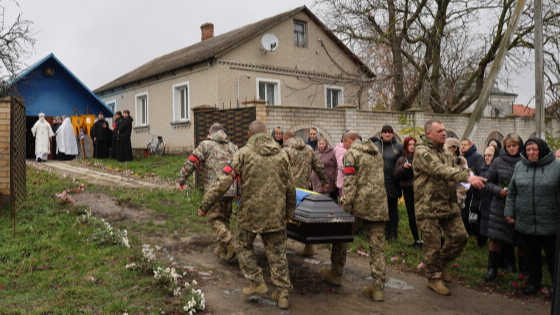 Загинув 11 місяців тому: у Луцькій громаді попрощались з молодим Героєм Миколою Ясенюком