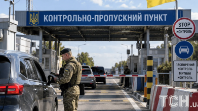 Хто з чоловіків може виїхати за кордон у жовтні 2026 року