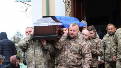 Загинув на Сумщині: у Луцьку попрощалися з Героєм Сергієм Макаруком