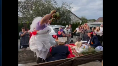 Другий день - гучніший за перший: на Волині відгуляли весілля за всіма українськими традиціями. Відео