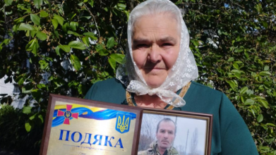 Олександр став третьою дитиною, яку їй довелося похоронити: розповідь про матір загиблого Героя з Волині