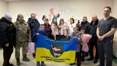 Мріяв про донечку, але не побачив її: у Луцьку з перинатального центру виписали дружину і новонароджену дитину загиблого Героя