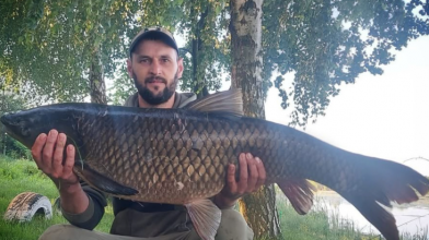 Волинянин впіймав майже 17-кілограмового білого амура