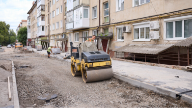 У Луцьку ремонтують двори й тротуари: де роботи вже на фініші