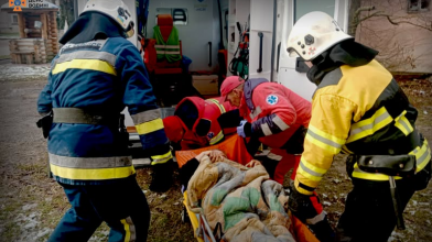 На Волині літня жінка опинилася в зачиненій квартирі та не могла вийти: викликали рятувальників