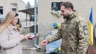 У ліцеї на Волині відкрили меморіальну дошку на честь загиблого воїна Євгена Марчука