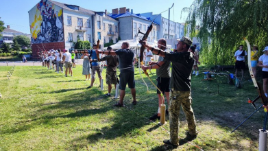 У Луцьку відбувся чемпіонат лучників, серед учасників – військові