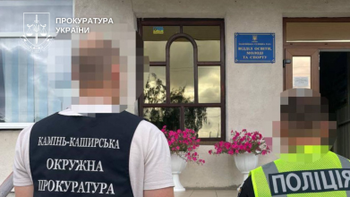 На Волині трьох посадовців викрили у розкраданні грошей у сфері охорони дитинства