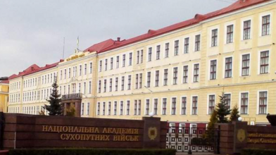 На Волині суд зобов’язав курсанта виплатити 725 тис. грн за утримання в Академії сухопутних військ