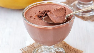 Легкий десерт із ряжанки: без борошна, випічки й зайвих калорій