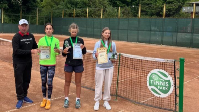 Школярка з Луцька виграла Всеукраїнські змагання з тенісу серед дівчат