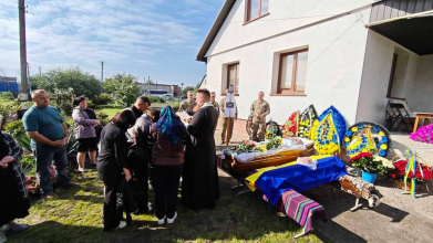 Помер під час служби: на Волині попрощалися з 55-річним Героєм Миколою Соловенюком