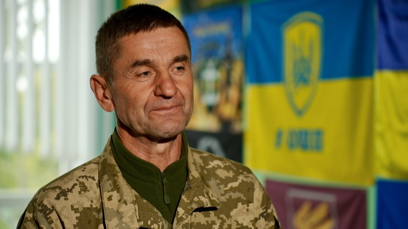 Учитель, який став сапером: 59-річний волинянин навчає побратимів виживати й перемагати