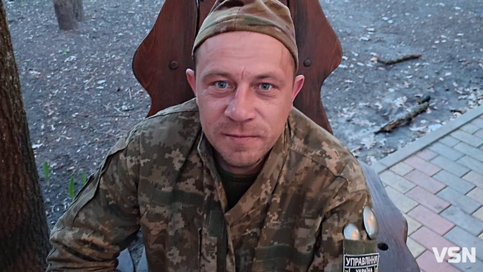 Вірив у Бога і мамині молитви: спогади матері про Героя Степана Локшина з Волині
