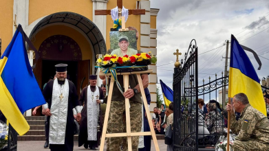 На Волині попрощалися з Героєм Євгеном Мазуркою, який загинув на Донеччині