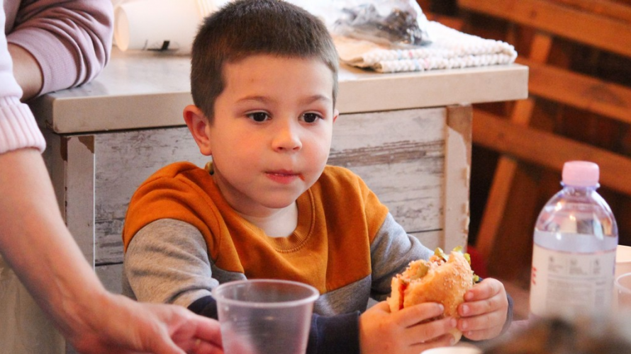 У Нововолинську дітей вчили робити бургери