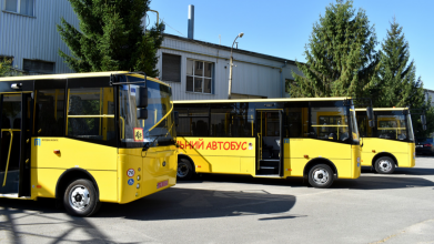 Волинські громади отримали нові спеціалізовані шкільні автобуси