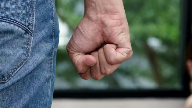 На Волині чоловік побив людину з інвалідністю: його судили
