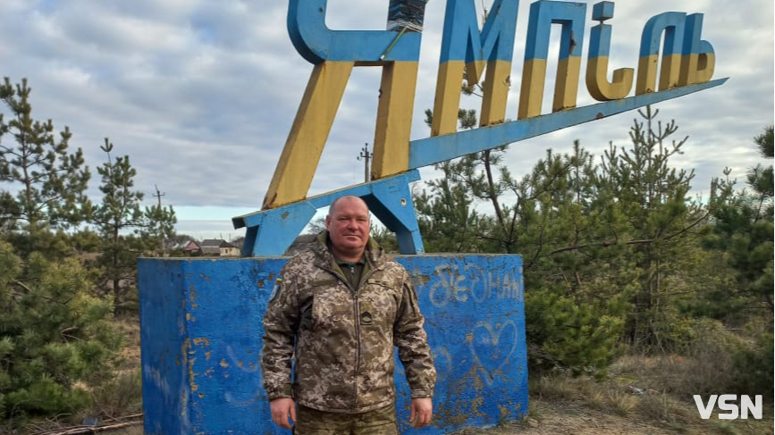 Як воїн зі «сталевої сотки» розводить на фронті поросят та вирощує городину