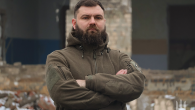 Хоронив загиблих, а потім пішов у бій: історія «Ворона» зі Сталевої Сотки