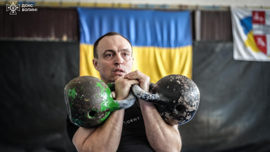 Волинські рятувальники вибороли «срібло» на чемпіонаті з гирьового спорту