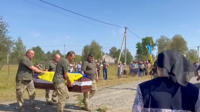 Загинув понад рік тому: на Волинь поховали Героя Владислава Кожухова