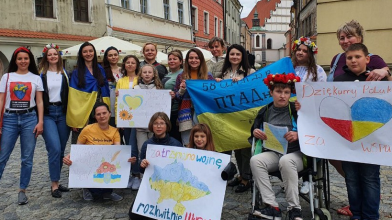 Волинянка у Польщі організовує благодійні концерти, зібрані кошти йдуть на підтримку ЗСУ