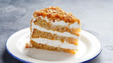 Простий рецепт морквяного торту з сирним кремом: вдається з першого разу