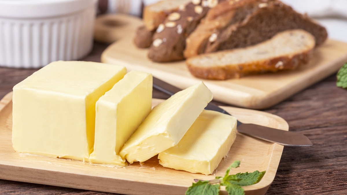 Чи справді вершкове масло шкідливе: кому його їсти не можна